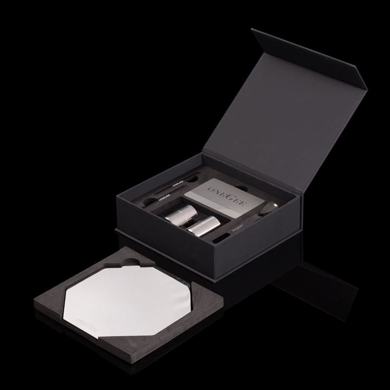 CardBoard_Butler_Stainless
